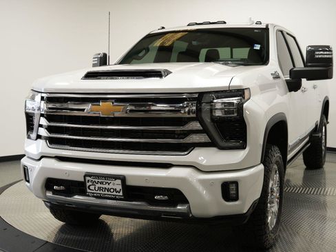 Certified 2024 Chevrolet Silverado 3500 High Country w/ High Country Premium Package AWD/4WD image 3
