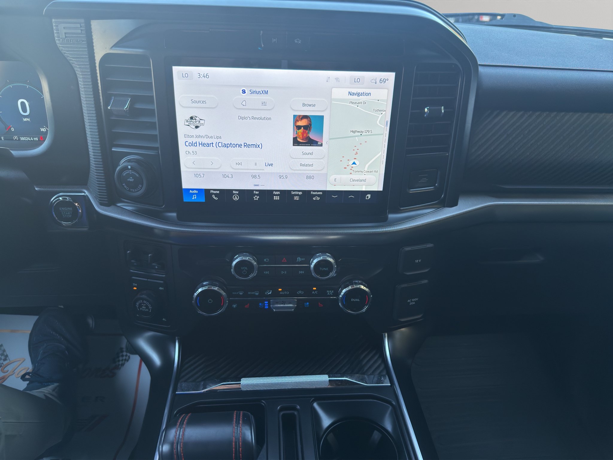Used 2025 Ford F150 Raptor AWD/4WD image 32