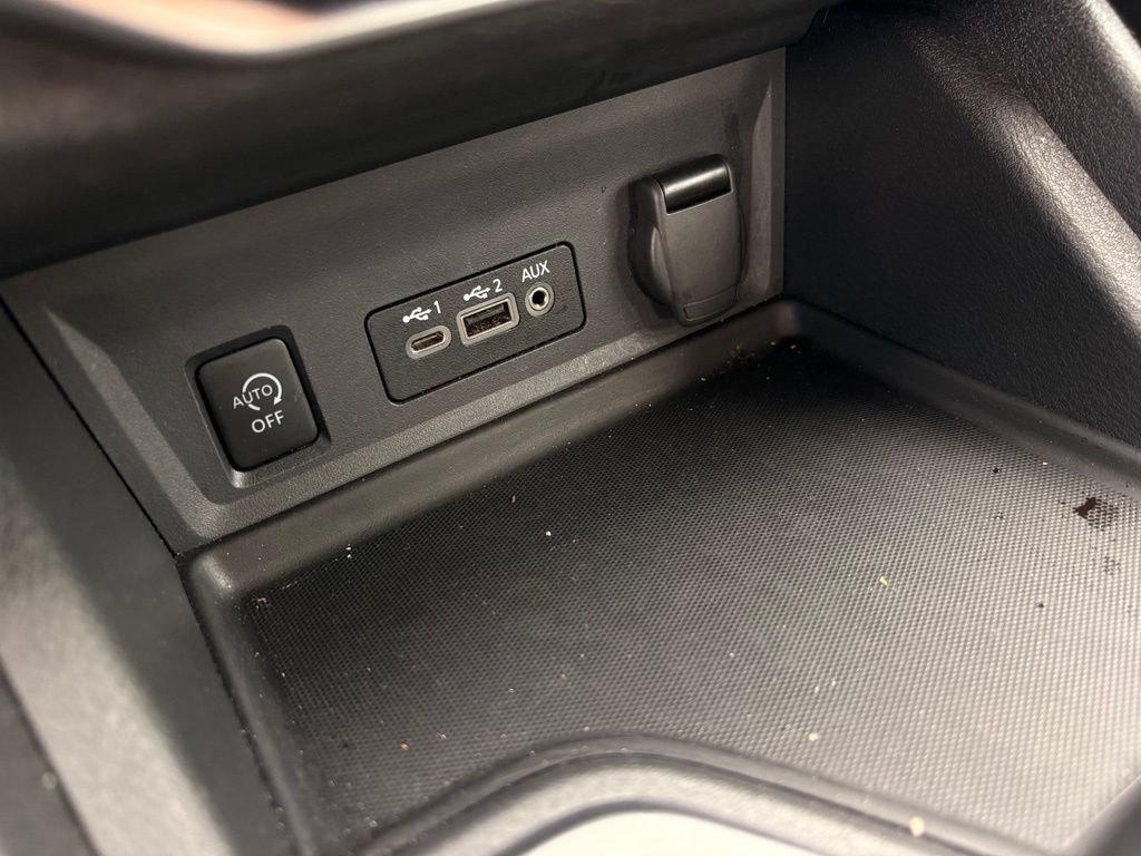 Used 2025 Nissan Sentra SV FWD image 18