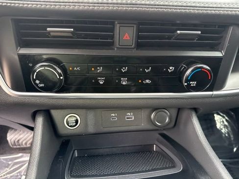 Used 2023 Nissan Rogue S AWD/4WD image 11