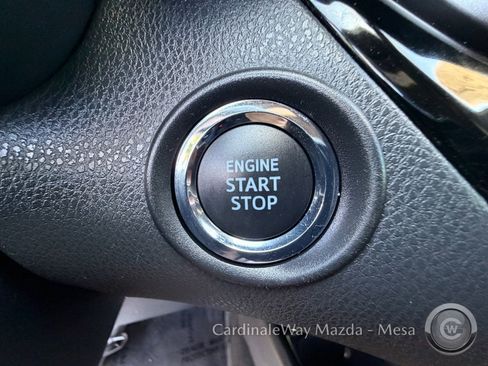 Used 2020 Toyota C-HR XLE FWD image 27