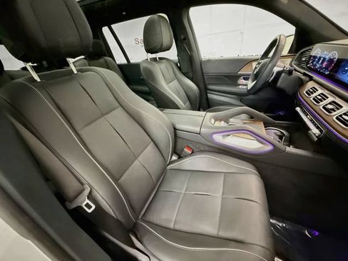 Used 2024 Mercedes-Benz GLS 580 4MATIC image 30