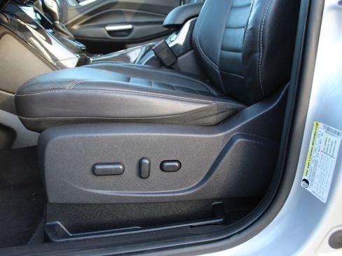 Used 2016 Ford Escape Titanium image 12