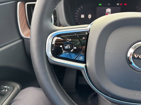 Used 2023 Volvo XC60 B5 Plus w/ Climate Package image 21