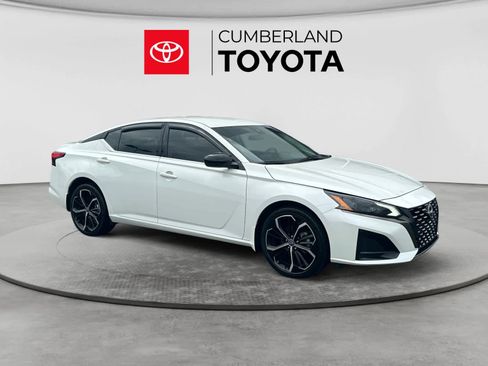 Used 2024 Nissan Altima 2.5 SR AWD/4WD image 7