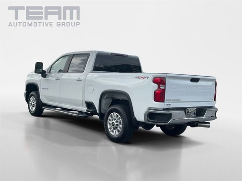 Used 2024 Chevrolet Silverado 2500 LT image 5
