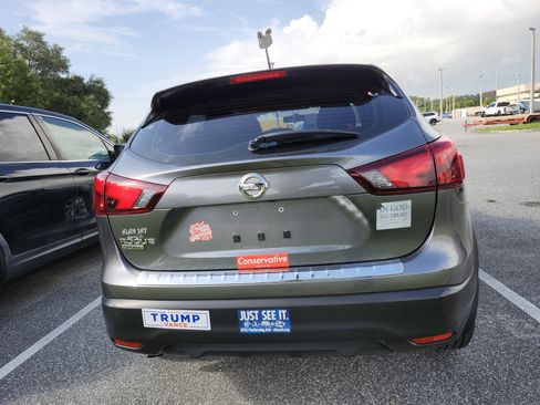 Used 2019 Nissan Rogue Sport S w/ Appearance Package FWD image 8