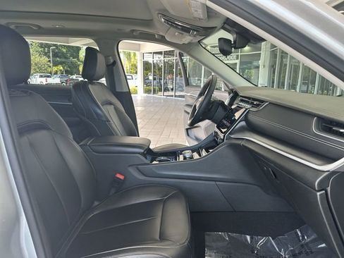Used 2023 Jeep Grand Cherokee L Limited RWD image 30