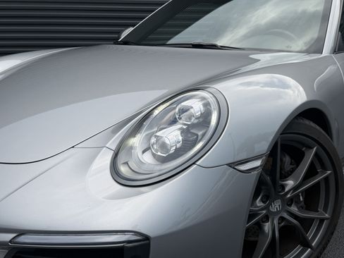 Certified 2018 Porsche 911 Carrera T RWD image 11