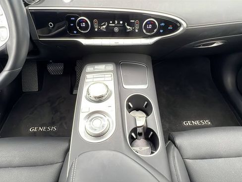 Certified 2025 Genesis GV70 2.5T AWD/4WD image 15