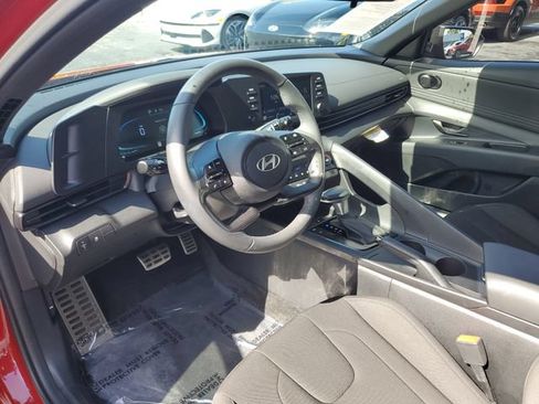 Used 2025 Hyundai Elantra Sport FWD image 8