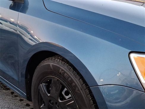 Used 2015 Volkswagen Jetta S image 11