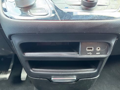 Used 2020 Chrysler Pacifica Touring w/ S Appearance Package FWD image 25