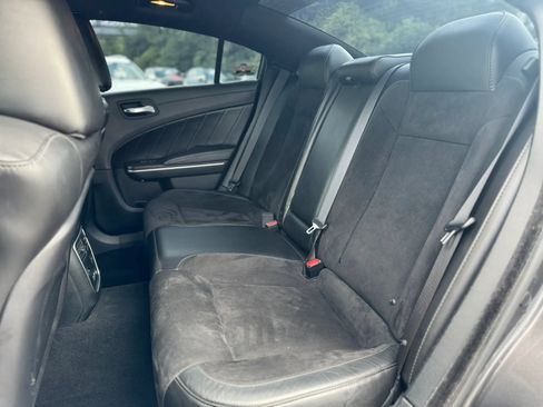 Used 2019 Dodge Charger Scat Pack w/ Dynamics Package RWD image 13