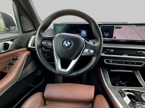 Used 2025 BMW X5 xDrive40i w/ Premium Package AWD/4WD image 5