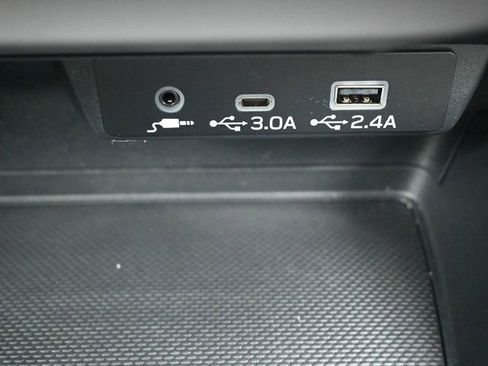 Used 2024 Subaru Crosstrek 2.0i Premium image 19