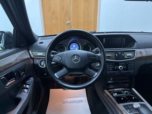 Used 2011 Mercedes-Benz E 350 4MATIC Sedan image 7