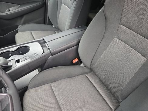 Used 2026 Nissan Rogue SV FWD image 15