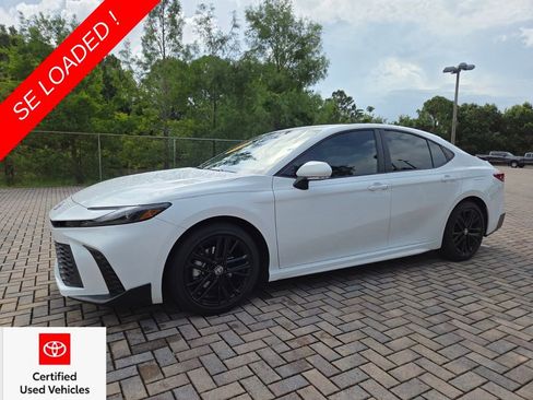 Used 2026 Toyota Camry SE FWD image 3