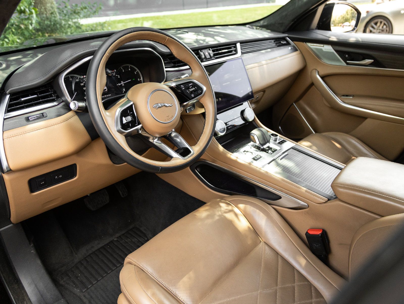 Used 2023 Jaguar F-PACE S AWD/4WD image 4