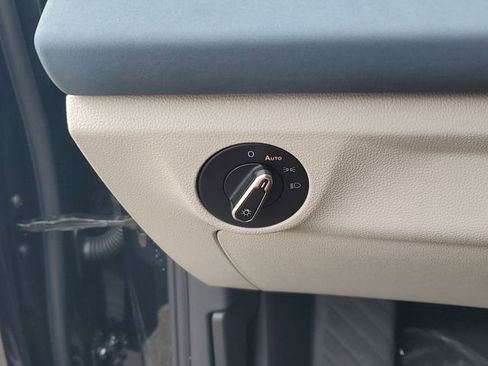 New 2026 Volkswagen Jetta SE FWD image 27