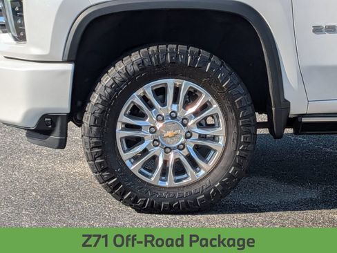 Used 2023 Chevrolet Silverado 2500 High Country w/ Technology Package AWD/4WD image 12