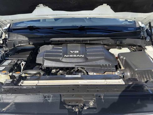 Used 2018 Nissan Titan SV w/ SV Convenience Package image 22