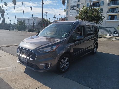 Used 2019 Ford Transit Connect Titanium w/ Titanium Premium Package FWD image 3