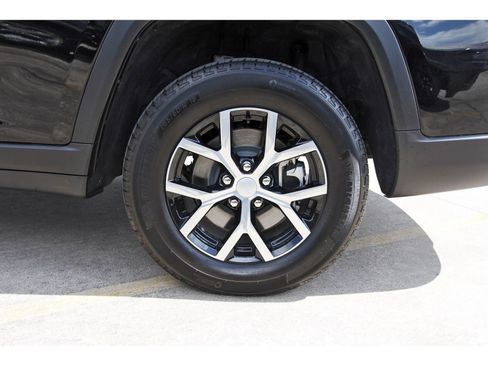 Used 2025 Jeep Grand Cherokee L Limited RWD image 32