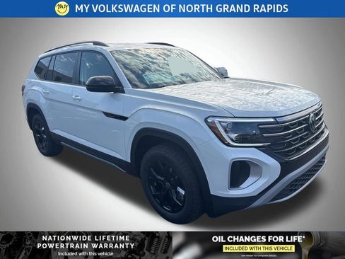 New 2026 Volkswagen Atlas Peak Edition AWD/4WD image 9