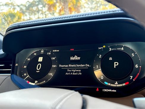 Used 2023 Land Rover Range Rover Sport SE Dynamic image 5