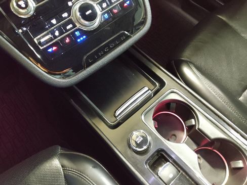 Used 2021 Lincoln Corsair Reserve w/ Elements Package image 26