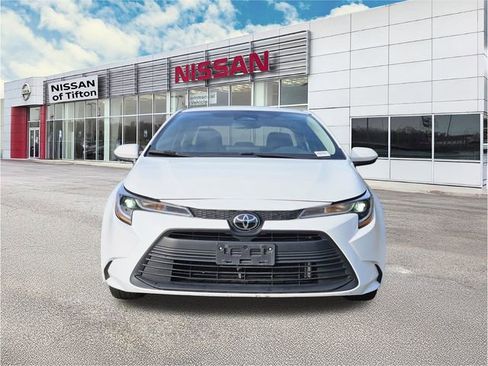 Used 2024 Toyota Corolla LE image 2