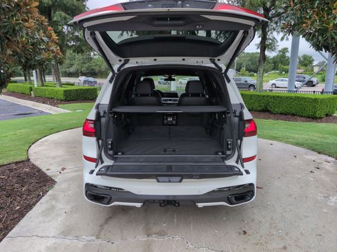 Used 2021 BMW X7 xDrive40i w/ M Sport Package AWD/4WD image 33