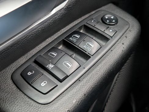 Used 2019 RAM 1500 Big Horn image 18