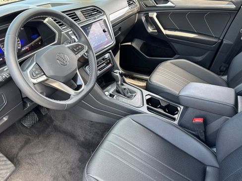 Certified 2023 Volkswagen Tiguan SE image 10