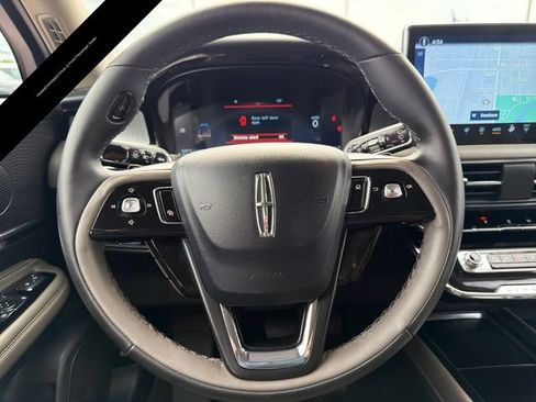 Used 2025 Lincoln Corsair AWD w/ Equipment Group 101A image 19