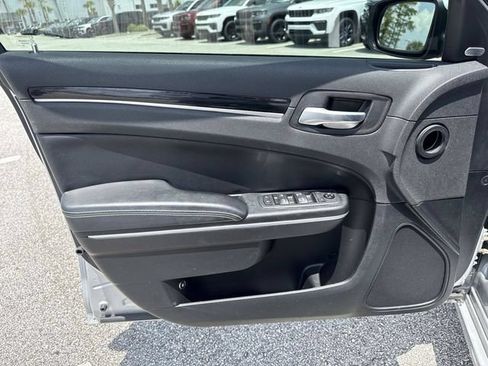 Used 2021 Chrysler 300 S w/ S Model Appearance Package RWD image 17