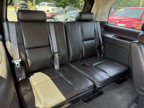Used 2013 Cadillac Escalade Luxury AWD/4WD image 23