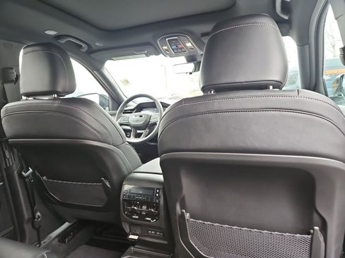 New 2026 Jeep Grand Cherokee L Limited AWD/4WD image 18