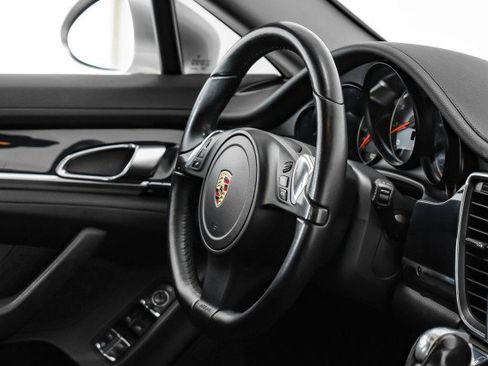 Used 2010 Porsche Panamera S RWD image 11