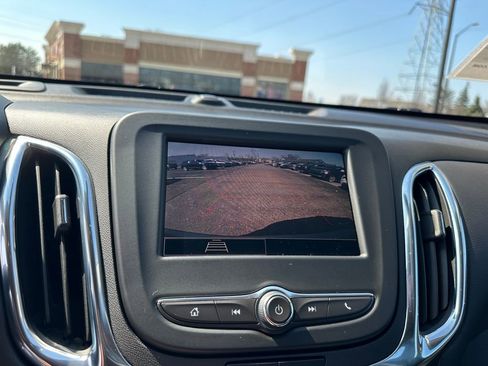 Used 2023 Chevrolet Equinox LT image 22