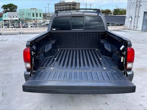 Used 2018 Toyota Tacoma SR RWD image 18