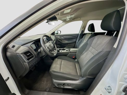 Used 2025 Nissan Rogue SV image 13