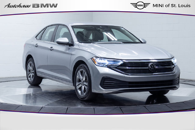 Used 2024 Volkswagen Jetta SE FWD image 1