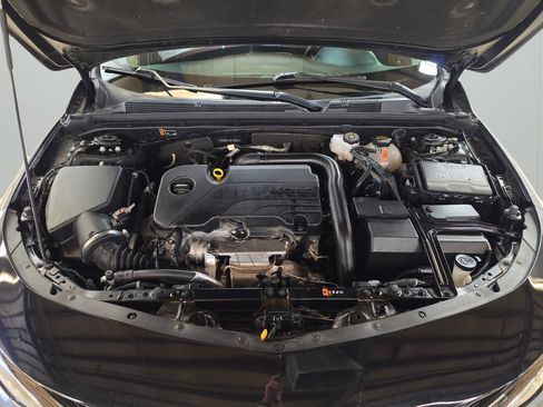 Used 2025 Chevrolet Malibu LT FWD image 9