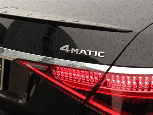 Used 2023 Mercedes-Benz S 500 4MATIC image 32