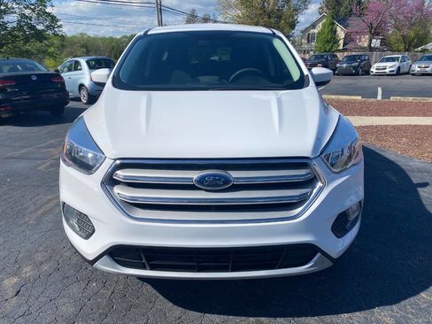 Used 2019 Ford Escape SE image 4