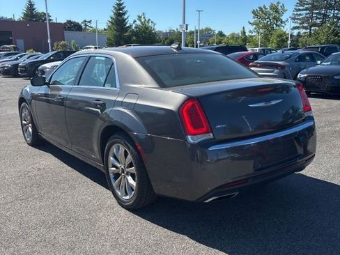 Used 2017 Chrysler 300 Limited AWD/4WD image 2