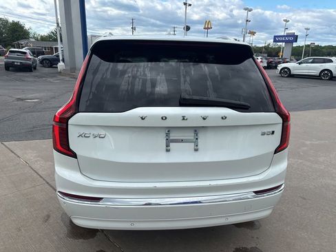 Used 2025 Volvo XC90 B5 Plus AWD/4WD image 8